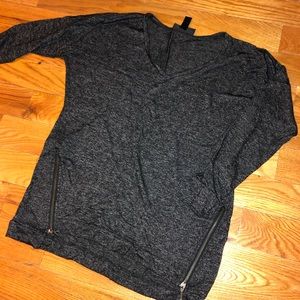 Trendy V neck sweater with zipper sides 🔥